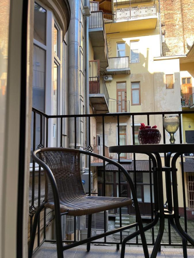 3 Room Apartments , Rohatyntsyv Street Lviv Exterior photo
